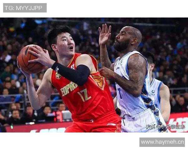 深圳篮球队战术之争引发热议球迷与专家观点交锋分析